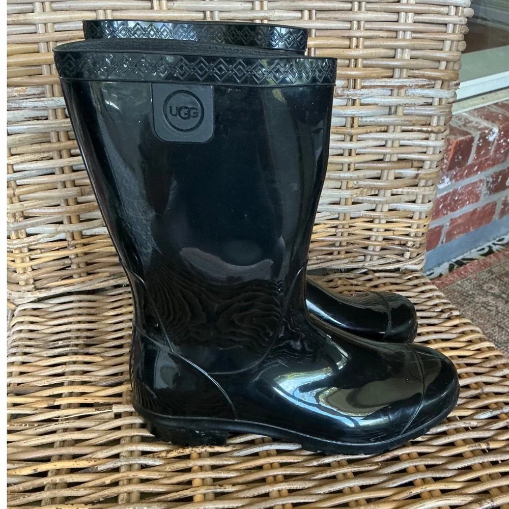 UGG Raana Black Glossy Rain Boots Kids Size 3 Waterproof Rubber Wellies 1014340K